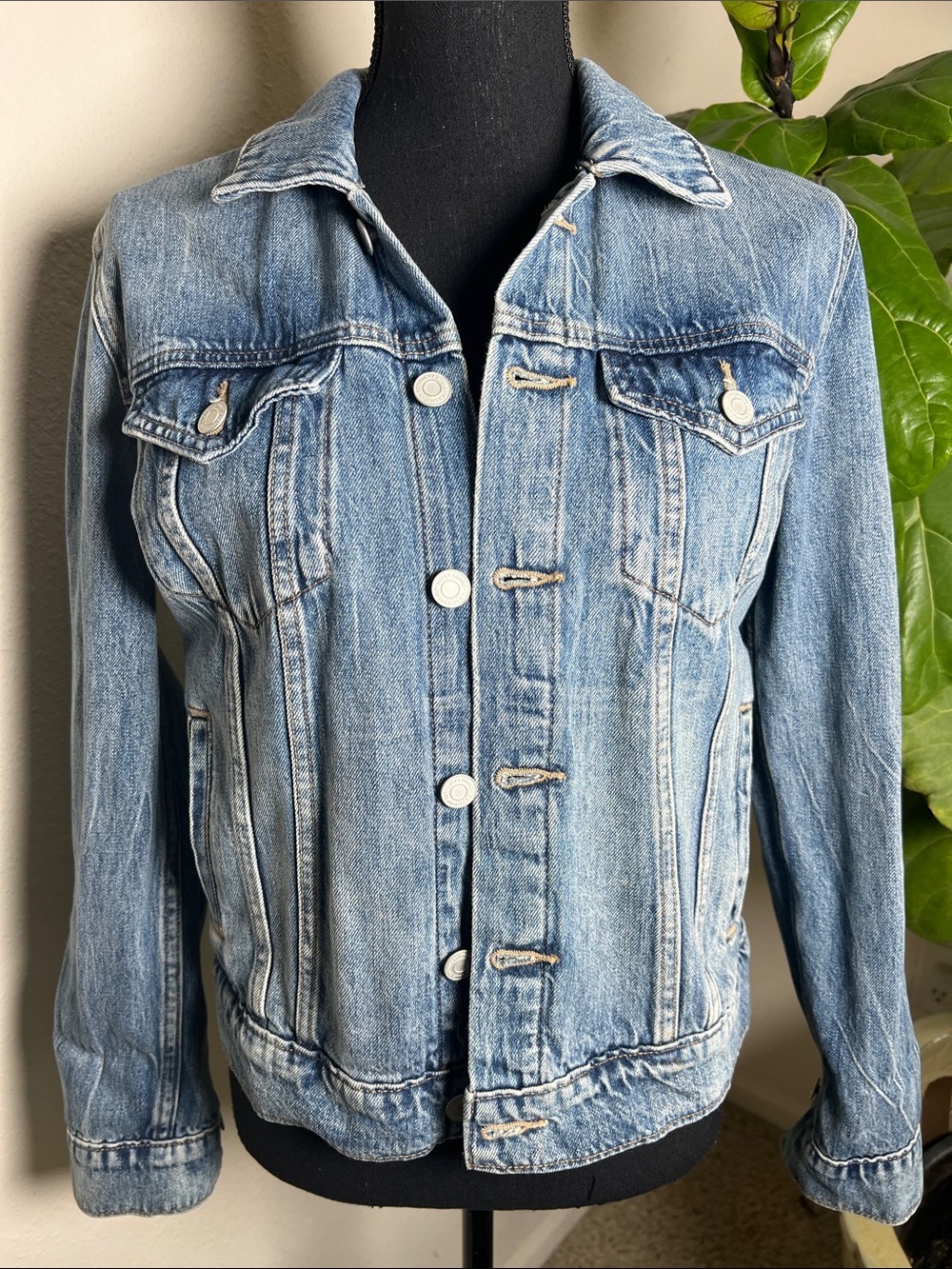 Lucky Brand Women’s The Tomboy Trucker
Denim Jean Jacket Size Medium